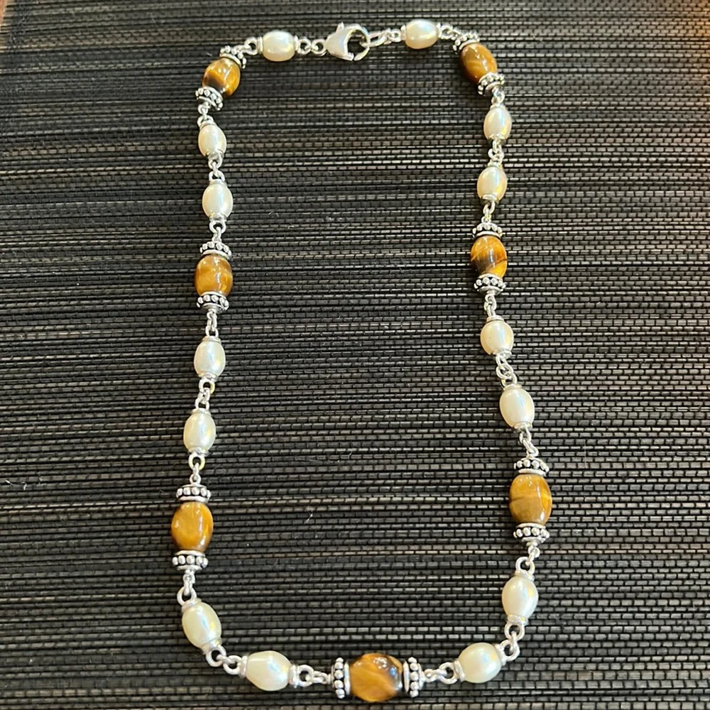VTG Silver Necklace with silver beads, faux pearls and tiger eye beads - Picture 2 of 5